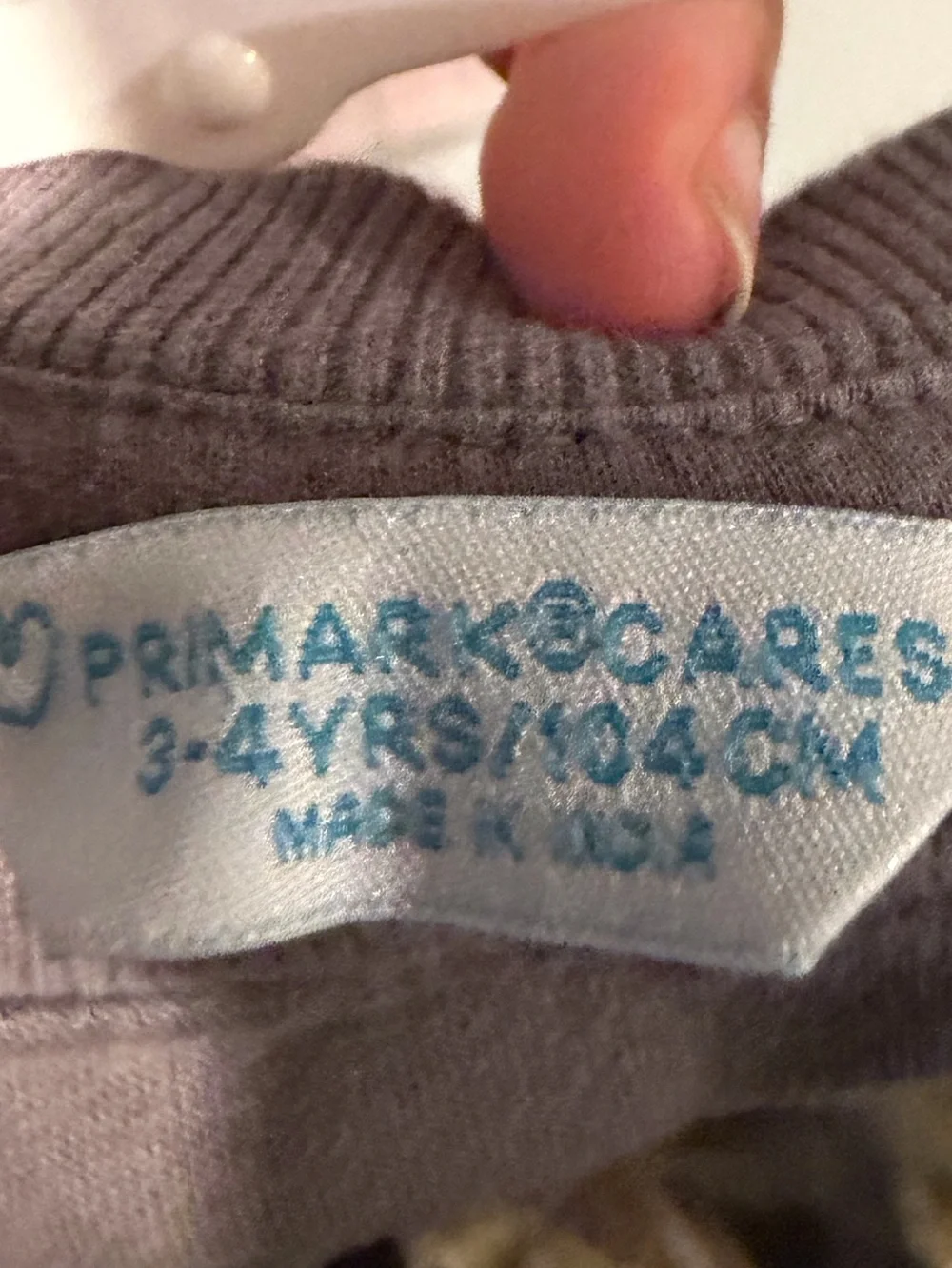 Kids primark sweatsuit size 3-4